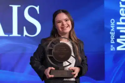 Vitória Mesquita: Campanha #AtualizaGoogle Combate à Linguagem Capacitista