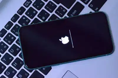 iPhone Antigo: Golpes Virtuais Ameaçam Usuários com iOS 13 e 17!