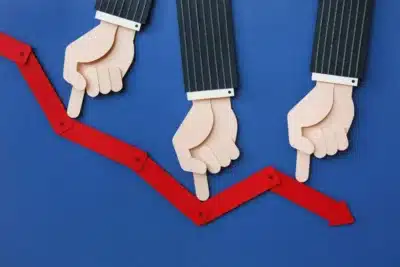 Juros Altos: Crise Corporativa se Aprofunda em 2026 – Desespero e Previsões Alarmistas