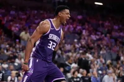 NBA: Sacramento vs. Charlotte e outros jogos eletrizantes marcam a noite!