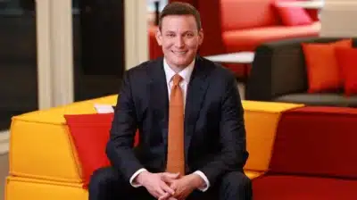 PwC Revoluciona Estratégia com Automação e IA: Demissões e Nova Plataforma