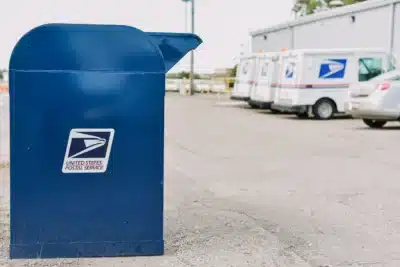 USPS Aumenta Tarifas: Consumidores em Risco e Alerta de Crise!