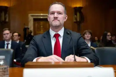 Investigações Trump contra Brasil e UE: Guerra comercial se intensifica!