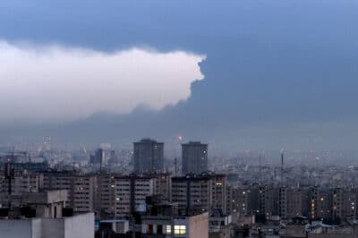 Teerã em Crise: Ataque Devasta Infraestrutura e Causa Pânico Apocalíptico!