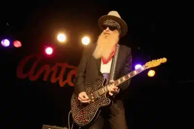 ZZ Top Retorna ao Brasil em Turnê Explosiva de 2026!