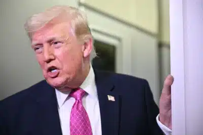 Trump considera tomar ilha estratégica no Golfo Pérsico e pressiona Irã!