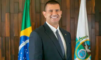 Douglas Ruas Assume Alerj: Ascensão e Implicações na Política Rioana