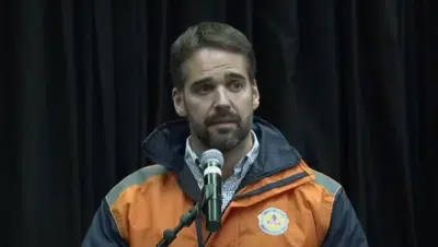 Eduardo Leite ataca Lula e Bolsonaro em discurso polêmico!