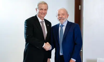 Lula Cancela Viagem para Posar José Antonio Kast e Bolsonaros no Chile!