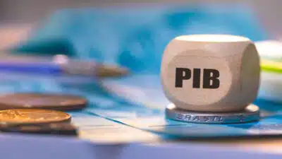 PIB do Brasil Desacelera: Crescimento de 2,3&percnt; em 2025 Revela Alerta!