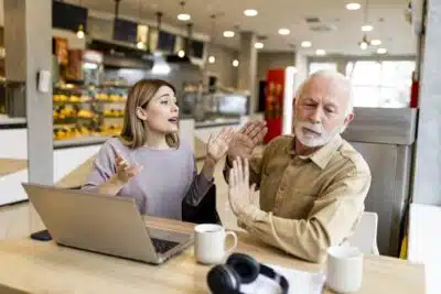 Geração Z vs. Anciãos: Tensão no Trabalho que Ameaça Empresas Brasileiras