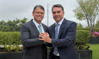 Bolsonaro e Sabesp: Tensão no STF com Bolsonaro e Privatização da Sabesp!
