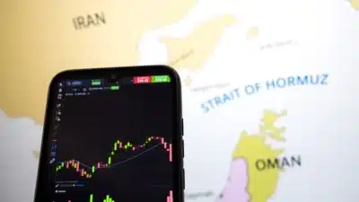 Ibovespa em queda acentuada: crise global e tensão no Oriente Médio abalam mercados!