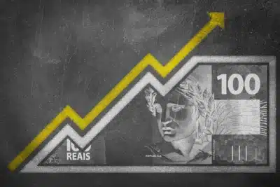 Brasil em Crise: Juros Recorde de 33&percnt; Elevam Endividamento a Níveis Alarmantes!