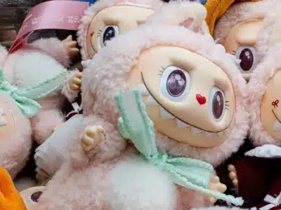Pop Mart em Crise: Queda Histórica e Futuro do Personagem Labubu em Risco