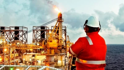 Trump e Khamenei intensificam crise no petróleo e assombram FED!