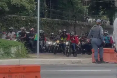 Motoboys Paralisam Avenida Paulista em Protesto e Ameaçam Mais Paralisações
