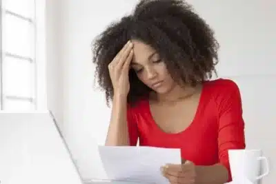 Mulheres Lideram Crise: Inadimplência no Brasil Surpreende em 2026!