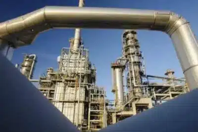 Copom Decide: Selic Sobe e Crise do Petróleo Ameaça a Economia Brasileira