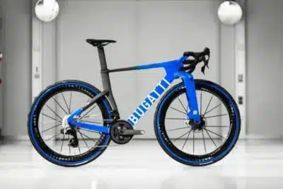 Bugatti e Factor chocam com superbike de luxo: preço estratosférico!