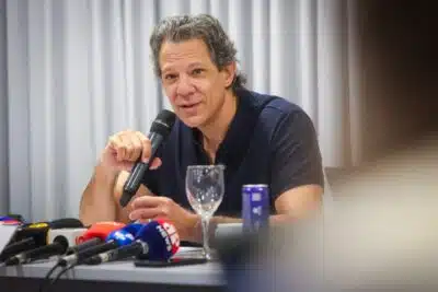 Haddad ataca Tarcísio em confronto direto e expõe críticas à capital paulista