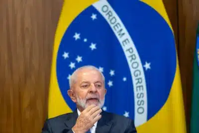 Lula sanciona leis e cria Dia Nacional para combater violência contra a mulher
