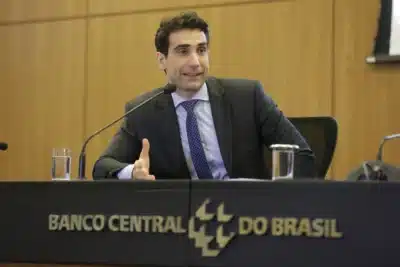 Galípolo: Brasil vive nova vigilância contra inflação? Entenda o alerta do BC!