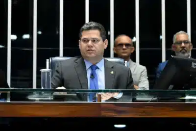 Davi Alcolumbre busca sessão no Congresso para analisar PL da Dosimetria e reverter veto?