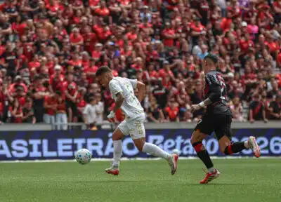 Athletico-PR vence Chapecoense e sobe na tabela: veja o impacto dos 3 pontos!