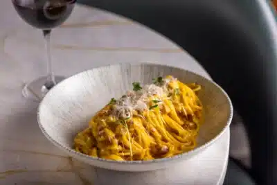 Carbonara em São Paulo: Chefs reinventam o clássico italiano em 2026! Veja os segredos!