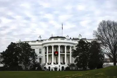 Casa Branca: Stablecoins e Crédito Não Colidem? Entenda o Impacto Revelado!