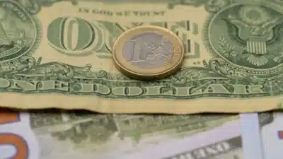 Dólar rompe R$ 5,00: O que impulsiona o Real e o capital estrangeiro?