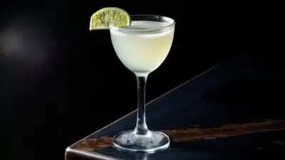Desvende o segredo do Daiquiri: como a história e a cachaça transformaram o clássico?
