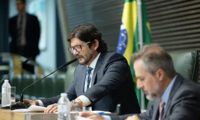 Tarcísio articula André do Prado para o Senado em 2026; veja o que dizem os Bolsonaro!