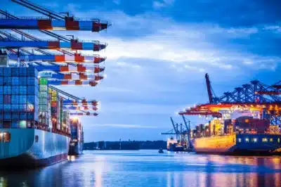 Brasil registra superávit de US$ 6,4 bilhões em março de 2026: o que impulsionou?