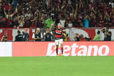 Clássico Carioca: Fluminense e Flamengo mudam data no Maracanã após voo de Cusco!