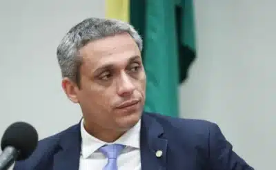 Justiça do DF condena Gustavo Gayer e exige retratação após polêmica no X!