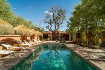 Luxo em Abril de 2026: 5 destinos secretos para um feriado inesquecível!