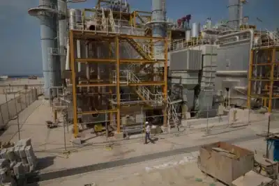 Israel ataca complexo petroquímico do Irã: o que muda no Oriente Médio?